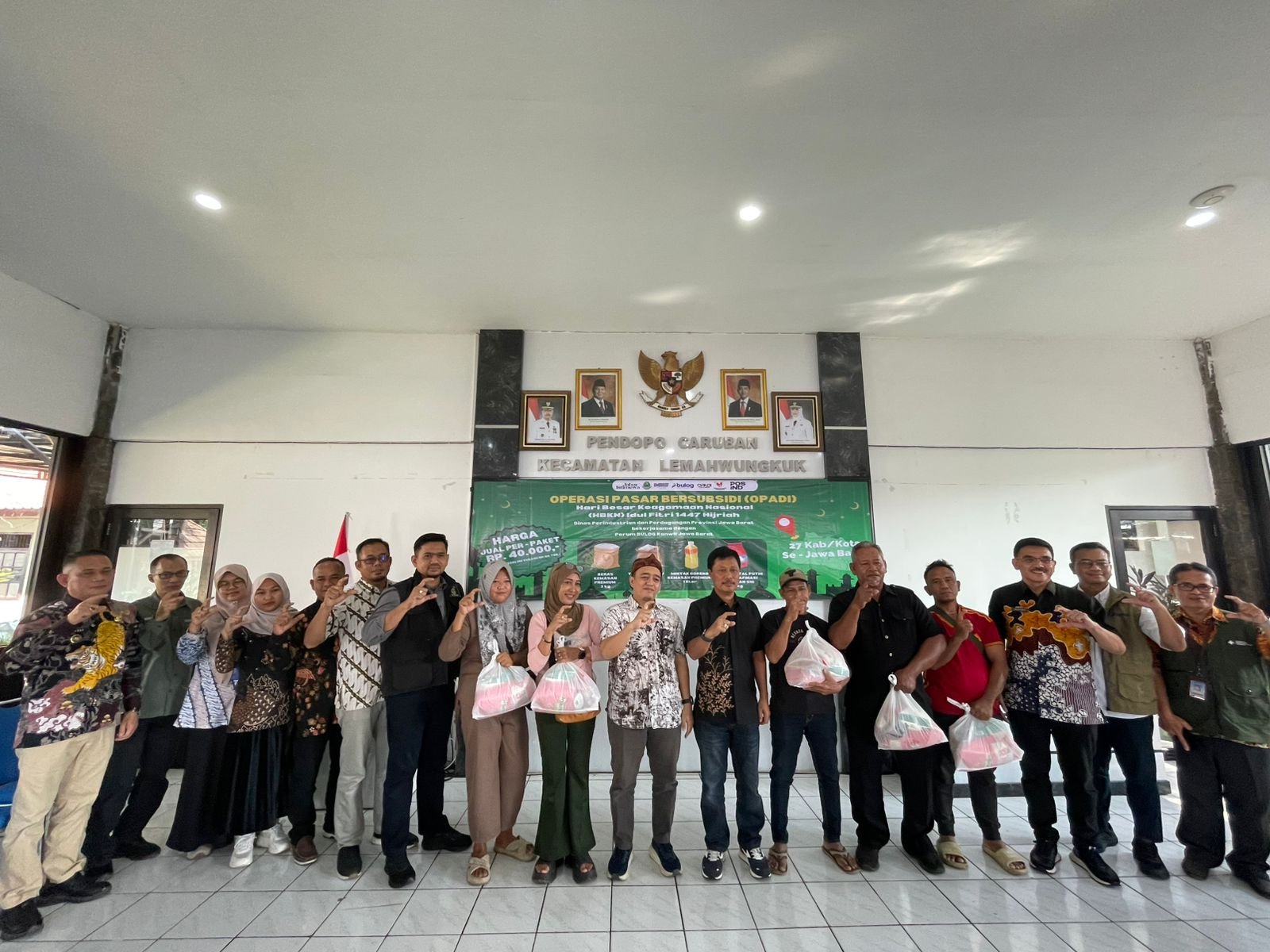 Sinergi Pemprov Jawa Barat dan Pemkot Cirebon Gelar Operasi Pasar Bersubsidi Di Kecamatan Lemahwungkuk