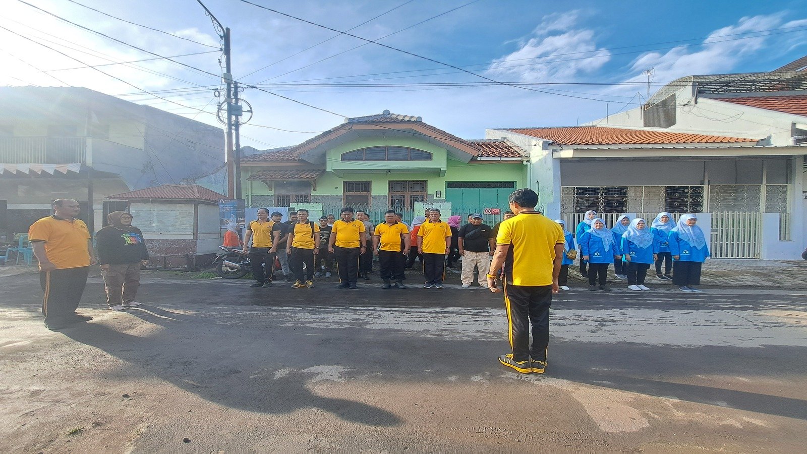 Kelurahan Pekalipan Gelar Kerja Bakti Bersama Polsek Selatan Timur dan Kecamatan Pekalipan
