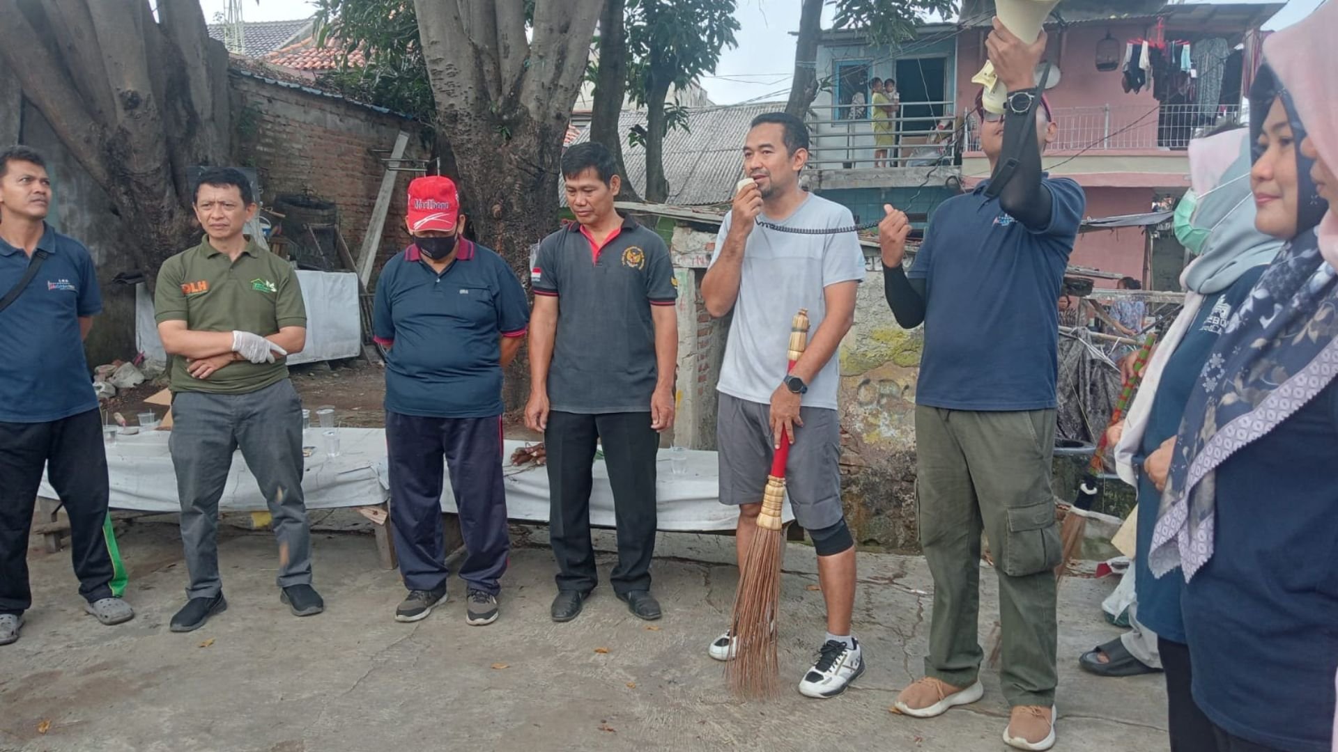 Jumat Bersih dan PSN Serentak, Camat, Lurah, dan Kepala Puskesmas Ajak Warga Cegah DBD di Kelurahan Jagastaru