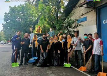 DPMPTSP Kota Cirebon Kerjabakti Memayu Menyambut HUT Kota Cirebon Ke-653